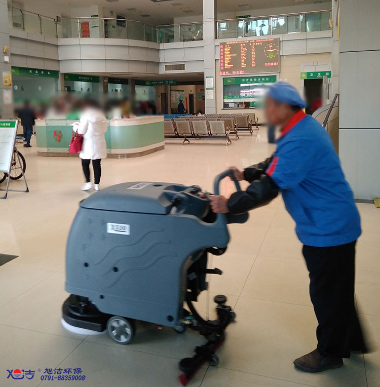 醫(yī)院大廳保潔，醫(yī)院手推式洗地機