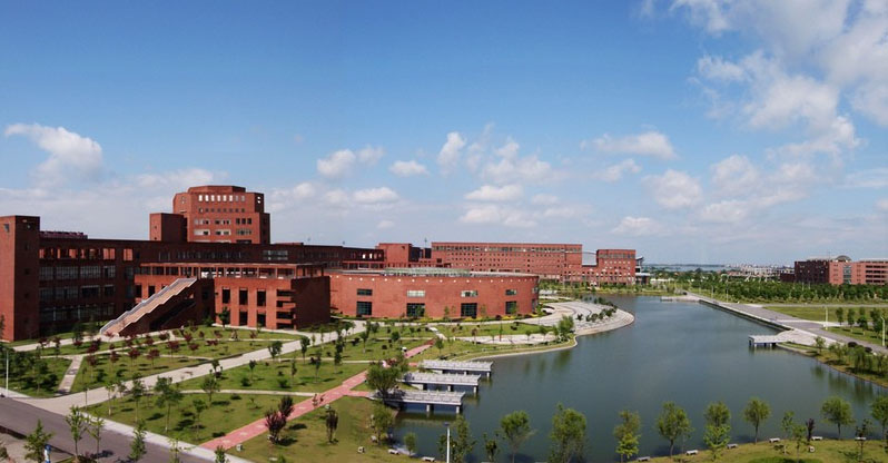 江西師范大學(xué)旭潔洗地機(jī)客戶案例-<a href=http://www.nouyi.cn target=_blank class=infotextkey>洗地機(jī)生產(chǎn)廠</a>家